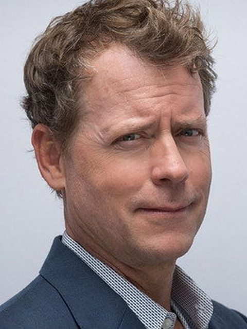 Greg Kinnear