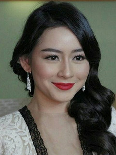 Laura Theux