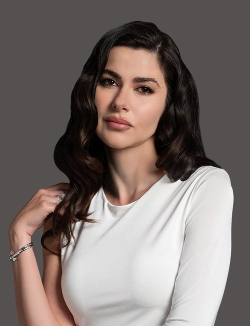 Nesrin Cavadzade